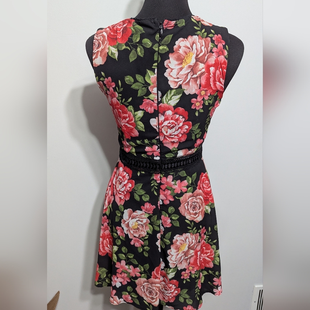 Disney Princess Floral Sleeveless Dress - Black and Pink - Picture 3 of 5
